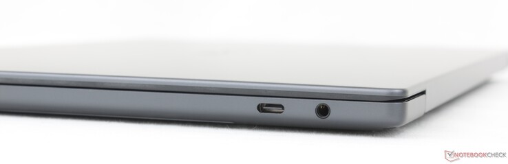 右侧USB-C Thunderbolt 4 w/ DisplayPort 2.1 + Power Delivery、3.5 mm 组合音响