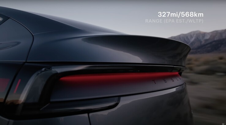 新款 Model Y 的 EPA 续航里程现已达到 327 英里
