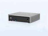 Links LNE6412 搭载一颗入门级四核 Celeron CPU，搭配最高 32 GB RAM。