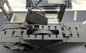 RTX 40 系列原型机。(图片来源：OC3D）