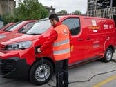 英国皇家邮政的电动货车，是该公司英国车队中 7,000 辆电动车之一（图片来源：英国皇家邮政）