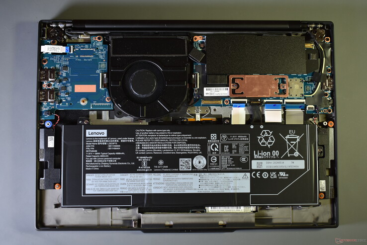 联想 ThinkPad T14s G6 高通版:内部