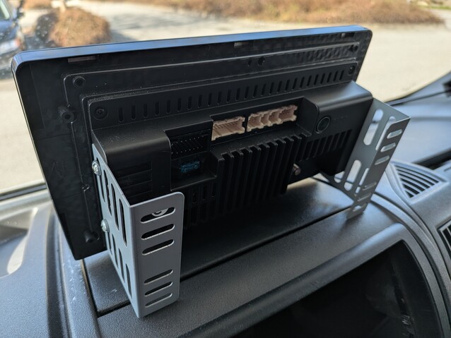 与知名品牌相比，这些国产头戴式耳机薄得令人怀疑。