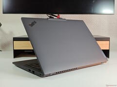 联想ThinkPad T14 Gen 6 AMD。