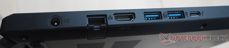 左侧电源、RJ45 LAN、HDMI 2.1、2 个 USB-A 3.0、雷电 4