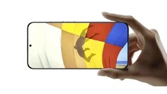 据说,小米 14 Pro 的显示屏亮度创下新纪录,摄像头光圈达到 4 档,长焦摄像头性能更佳。