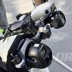 大疆 Mavic 4 Pro 旁边的 Air 3S。(图片来源：via DroneXL & Jasper Ellens）