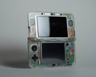 带有定制透明蛤蜊壳的任天堂 3DS