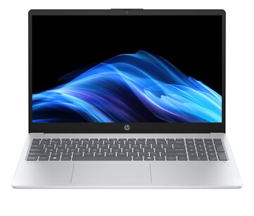 惠普 OmniBook 3 15.6 英寸机型配备专用数字键盘，充分利用了较大尺寸的优势。(图片来源：惠普）