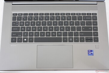 与ZBook G7的键盘相同，但有可选的每键RGB照明。