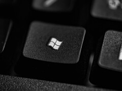 Windows 正在为 Windows 10 上的 Microsoft 365 应用程序扩展安全更新。(图片来源:Pexels / Nothing Ahead)
