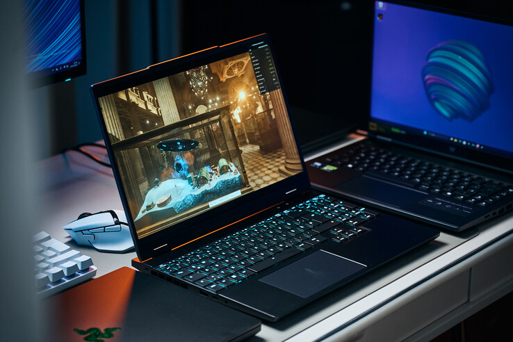 XMG Fusion/Core 15 和 Razer Blade 虽然机身小巧，但却配备了全功率 GPU。