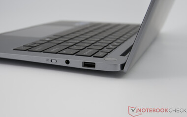 GeekBook X14 Pro - 接口在右侧