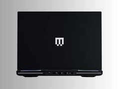 Maingear Ultima 18 游戏笔记本背面（图片来源：Maingear PR）