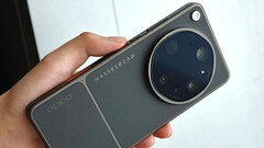 据称是 Oppo Find X9 Ultra 的最终设计,目前从几张图片中可以看到