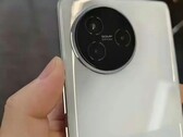 据称是红米 K80。(图片来源：微博）