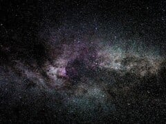 银河系的夜空景观。(图片来源：Kennst du schon die Umkreisel App? via Pexels)