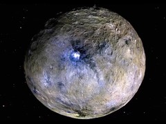 矮行星谷神星的增强色彩效果图（图片来源：NASA、JPL-Caltech、UCLA、MPS、DLR 和 IDA）