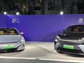 比亚迪于 4 月 9 日正式推出搭载 1-MW 5 分钟充电功能的汉 L 轿车和唐 L SUV（图片来源：Electrowoz）