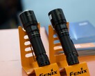 左侧为 Fenix C7 Pro 手电筒，右侧为 C7 v2.0 手电筒