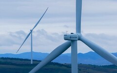 在 500 天的试验中，双叶涡轮机的可用率达到 99.3%。(图片来源：Envision Energy）