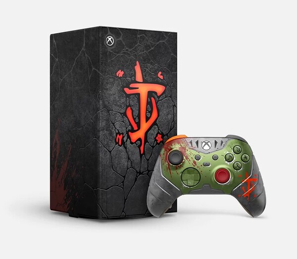 控制台包装和 Xbox 无线控制器上都有杀手印记。(图片来源：微软）