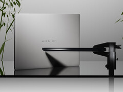 华硕新款 Zenbook S14 仅重 1.2 千克。