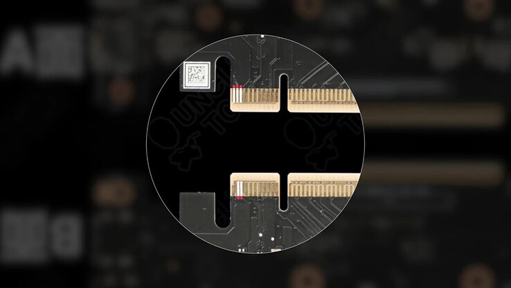 华硕在普通 PCIe 连接器中集成了 12 伏插针