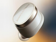 经过三年的研究和设计，Bowers & Wilkins Pi8 TWS 耳塞的耳部贴合度得到了改进。(图片来源：Bowers & Wilkins）