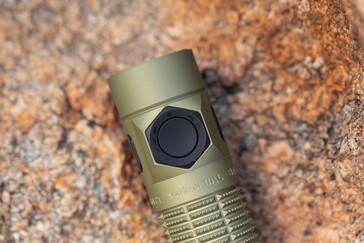 侧面的开关提供了所有五个亮度级别。