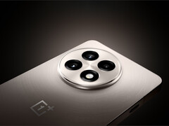 传闻中的 OnePlus 13s 价格将高于 OnePlus 13R（如图）。(图片来源：OnePlus）