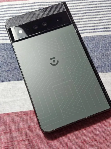 像素折叠原型设计（图片来自Android Authority）