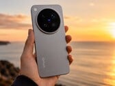 Vivo官方发布的视频样片展示了X500 Pro Max搭载的LOFIC主摄像头与非LOFIC传感器相比的出色表现。