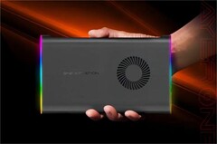 ONEXPLAYER M1 采用 100 W USB Type-C PSU。(图片来源:One-Netbook)