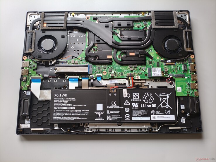 技嘉游戏 A18 Pro