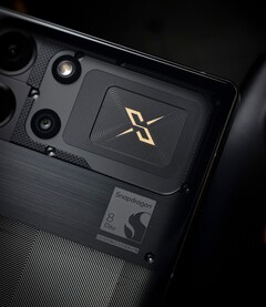 红魔 10S 系列搭载骁龙 8 精英领先版。(图片来源:燕山派)