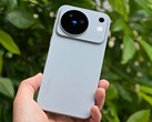 据传,vivo X500将配备一块7500mAh的大容量电池和天玑9600M芯片组(图为vivo X500)