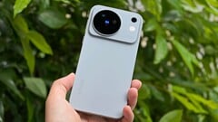 据传,vivo X500将配备一块7500mAh的大容量电池和天玑9600M芯片组(图为vivo X500)