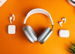 Apple 预计将在两年内对所有 AirPods 进行重大升级。(图片：Akhil Yerabati）