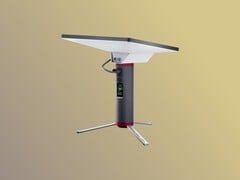 PeakDo LinkPower Pod 1 配备了一个一体式支架。