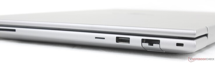 右侧SD 读卡器、纳米 SIM 卡插槽(可选)、USB-A(5 Gbps)、RJ-45(1 Gbps)、纳米安全锁插槽