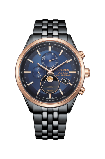 Citizen BY1036-53L Eco-Drive 月相腕表,配有蓝色表盘、黑色不锈钢表壳和表链、玫瑰金调表圈、指针式月相显示、双副表盘以及日期窗口。
