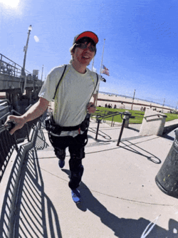 毫不费力地爬楼梯。(图片来源：Notebookcheck）