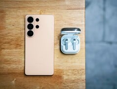 图为三星Galaxy S26 Ultra 的后继机型，它将采用新的相机模块。