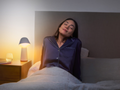 飞利浦 Hue Twilight 是一款智能床头灯。(图片来源：Philips Hue）