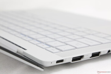 盖子打开到最大角度(~160 度)