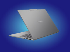 IdeaPad Pro 5i 16IPH11 采用月光灰外观。