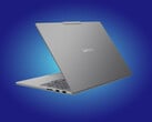 IdeaPad Pro 5i 16IPH11 采用月光灰外观。