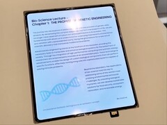 三星即将推出的无折痕可折叠显示屏Galaxy Z Fold 8。（图片来源：Max Jambor on X）