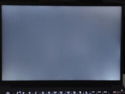 背光出血(此处显示已增强)